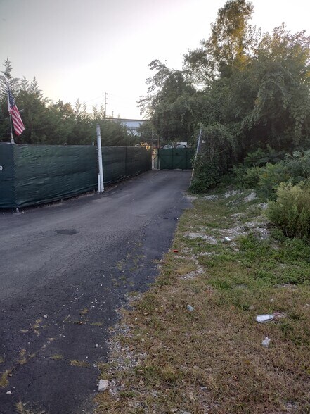 1640 Veterans Memorial Hwy, Islandia, NY à vendre - Photo de l’immeuble – Image 1 sur 6