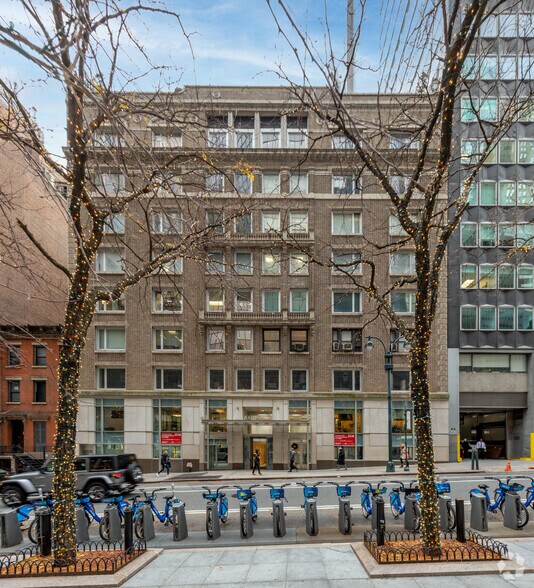 104-110 E 40th St, New York, NY à vendre - Photo de l’immeuble – Image 2 sur 26