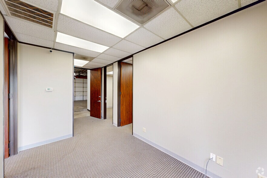1400 N Sam Houston Pky E, Houston, TX à louer - Numérisation 3D Matterport – Image 3 sur 10