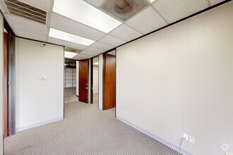 1400 N Sam Houston Pky E, Houston, TX à louer Numérisation 3D Matterport– Image 1 sur 6