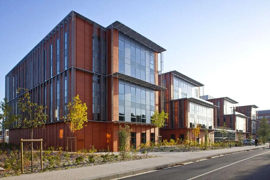 1-11 Rue Du Cottage Tolbiac, Chevilly-Larue à louer - Photo principale – Image 1 sur 8