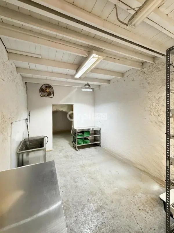 Plus de détails pour Local commercial à louer