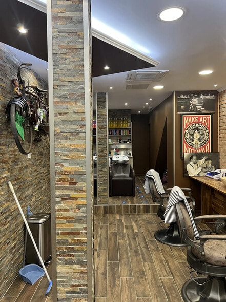 Local commercial dans Lyon à vendre - Photo intérieure – Image 2 sur 3