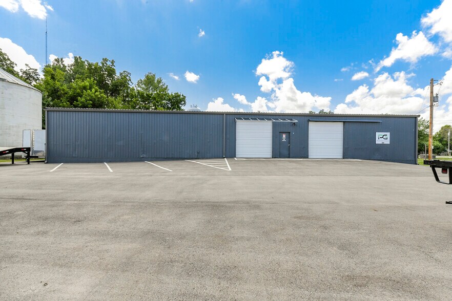 285 W Broadway St, Peculiar, MO à vendre - Photo principale – Image 1 sur 7