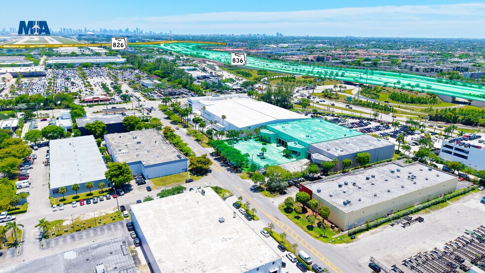 8800 NW 13th Ter, Miami, FL à louer - Photo de l’immeuble – Image 2 sur 14