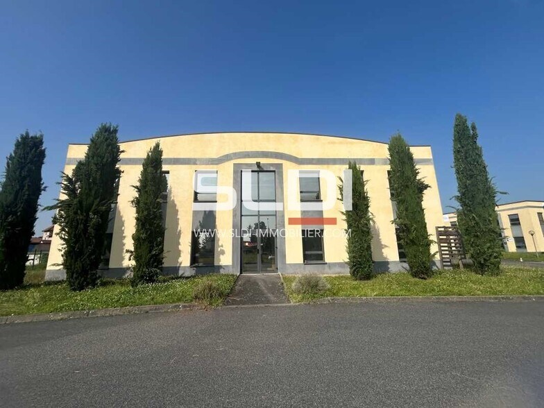 Local d’activités dans Arnas à louer - Photo de l’immeuble – Image 1 sur 12