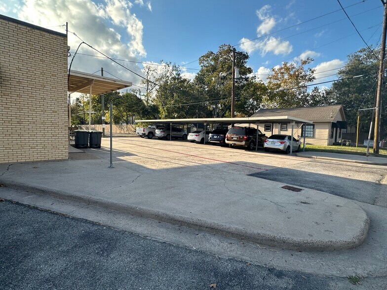 500 W Main St, Tomball, TX à louer - Photo de l’immeuble – Image 2 sur 4