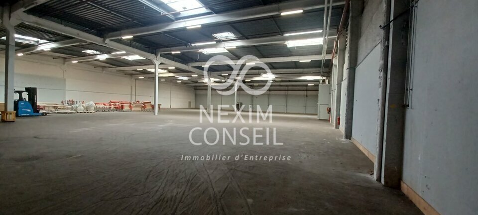 Local d’activités dans Palaiseau à louer - Photo de l’immeuble – Image 1 sur 3