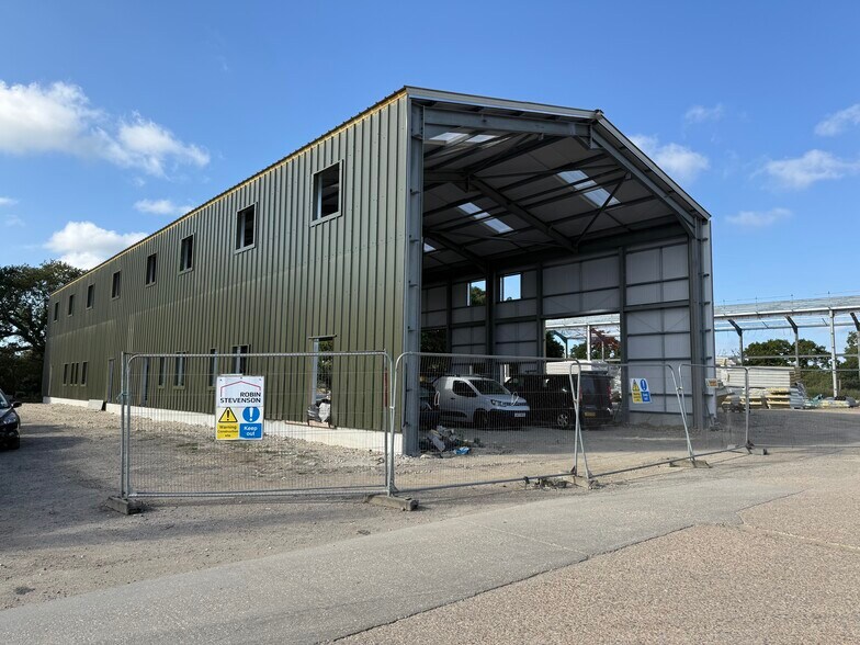 Unit 9, Firsland Park Estate, Albourne Road, Hurstpierpoint à louer - Photo de l’immeuble – Image 3 sur 3