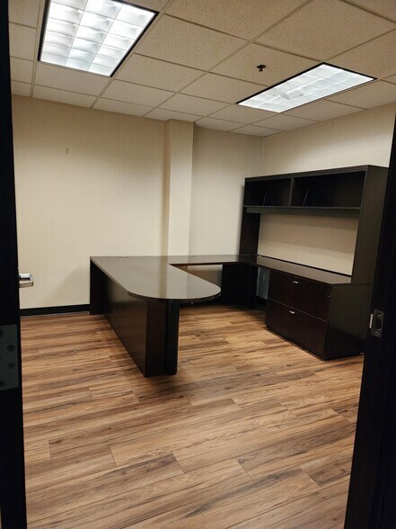 619 Enterprise Dr, Oak Brook, IL à louer - Photo intérieure – Image 3 sur 27