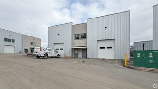 Plus de détails pour 2842-2848 Fenwick Rd, Kelowna, BC - Industriel/Logistique à vendre