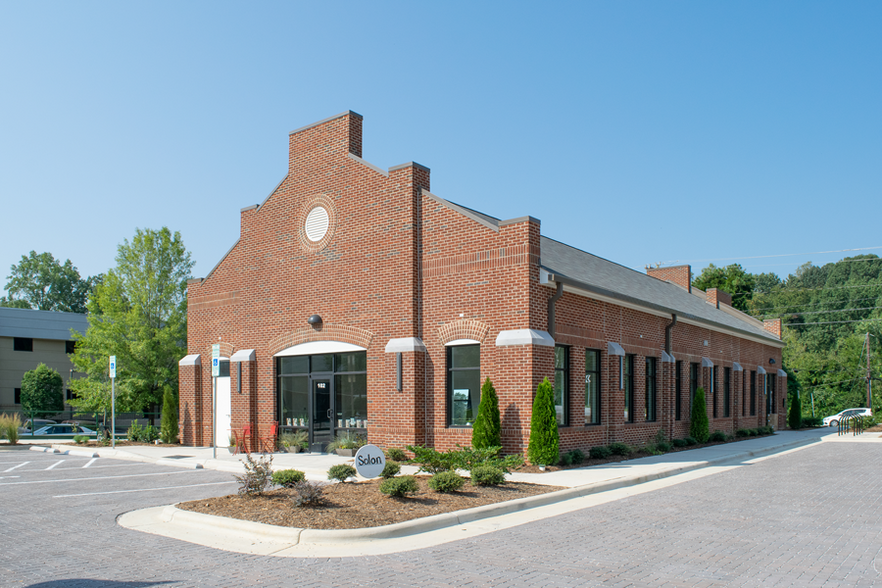 501 S Greensboro St, Carrboro, NC à louer - Photo de l’immeuble – Image 2 sur 3