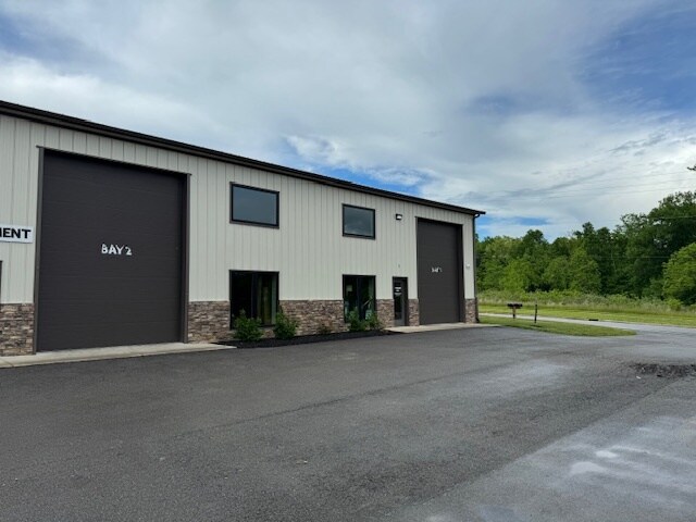 1020 D W Griffith Ln, La Grange, KY à louer Photo principale– Image 1 sur 9