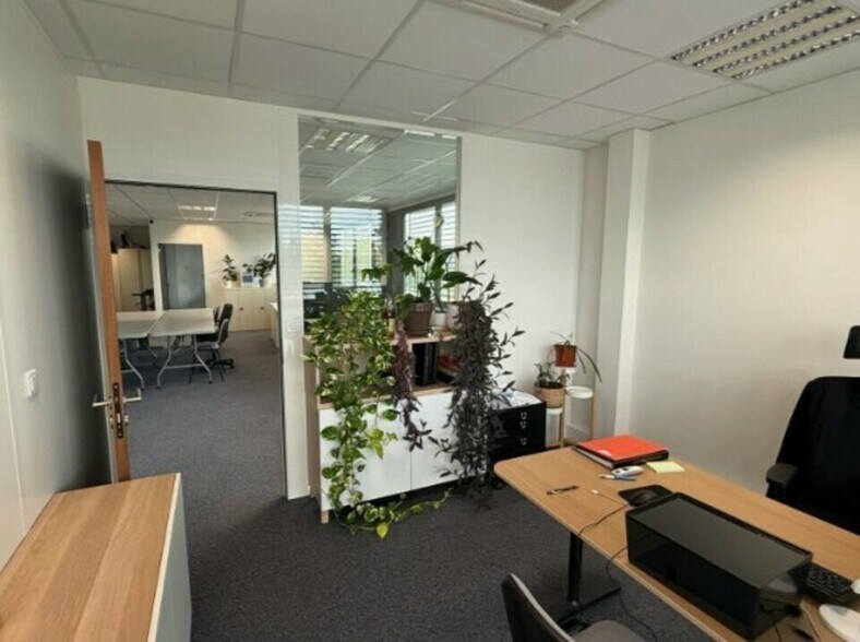 Bureau dans Vaulx-en-Velin à louer - Photo intérieure – Image 3 sur 10