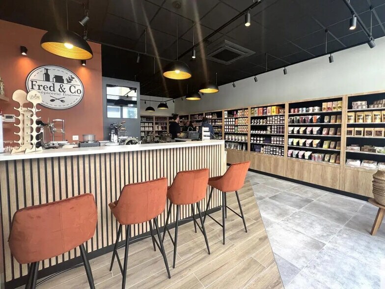 Local commercial dans Draveil à vendre - Photo de l’immeuble – Image 3 sur 3