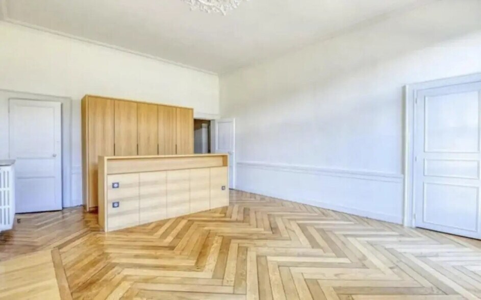 Bureau dans Paris à louer - Photo de l’immeuble – Image 2 sur 11