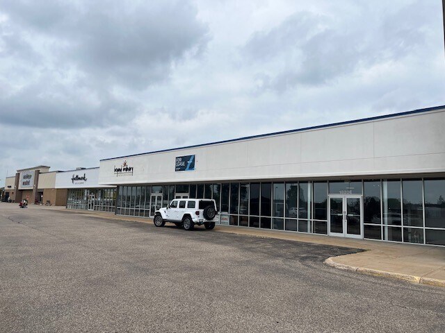 1820 Plover Rd, Plover, WI à louer - Photo de l’immeuble – Image 1 sur 7
