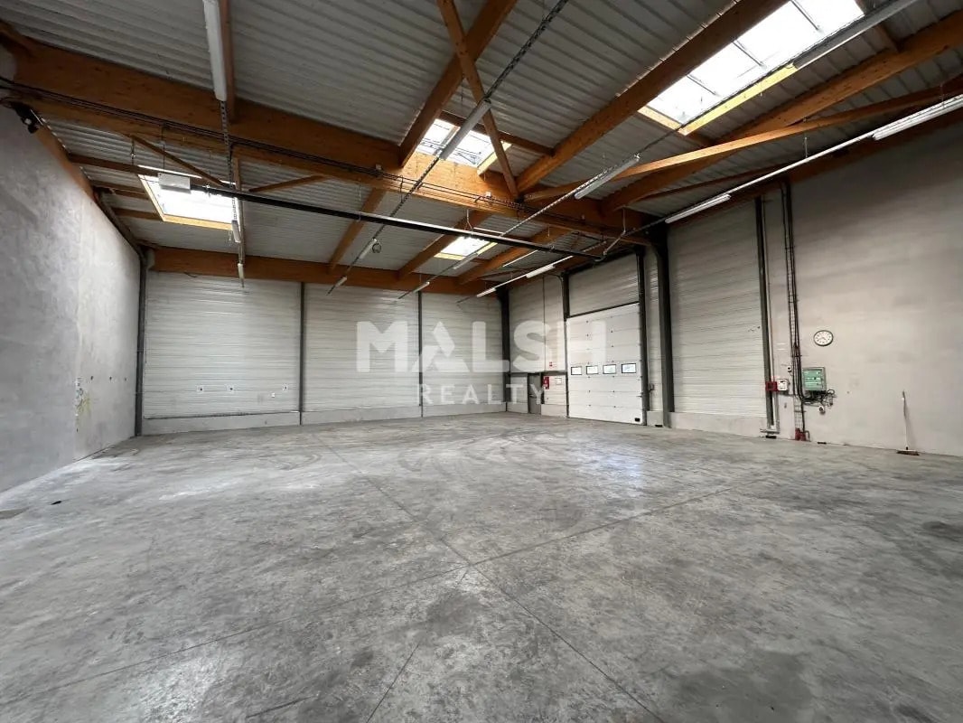 Bureau dans La Verpillière à louer Photo intérieure– Image 1 sur 10