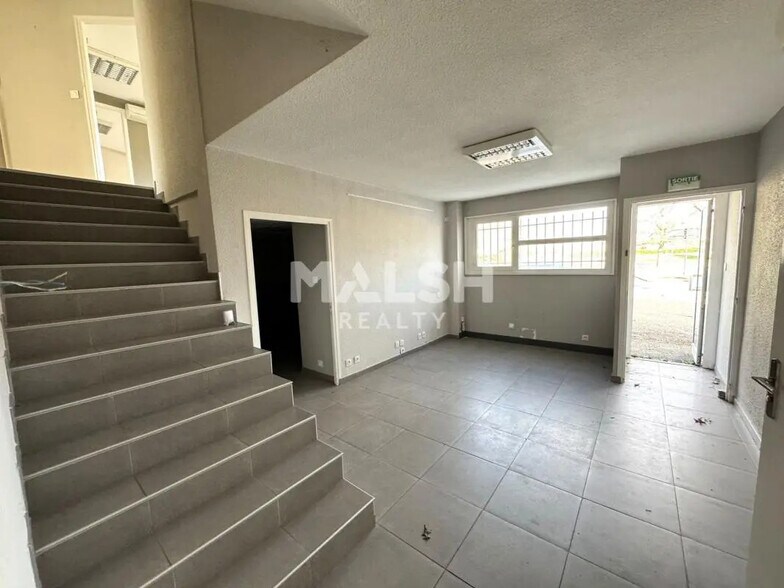 Bureau dans Andrézieux-Bouthéon à louer - Photo de l’immeuble – Image 3 sur 6