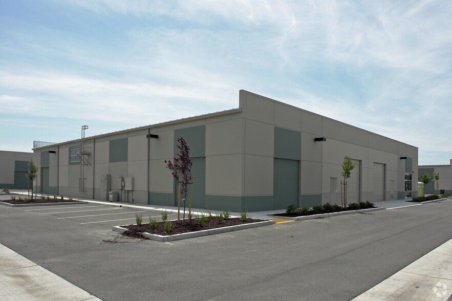 2707 Boeing Way, Stockton, CA à louer - Photo de l’immeuble – Image 2 sur 5