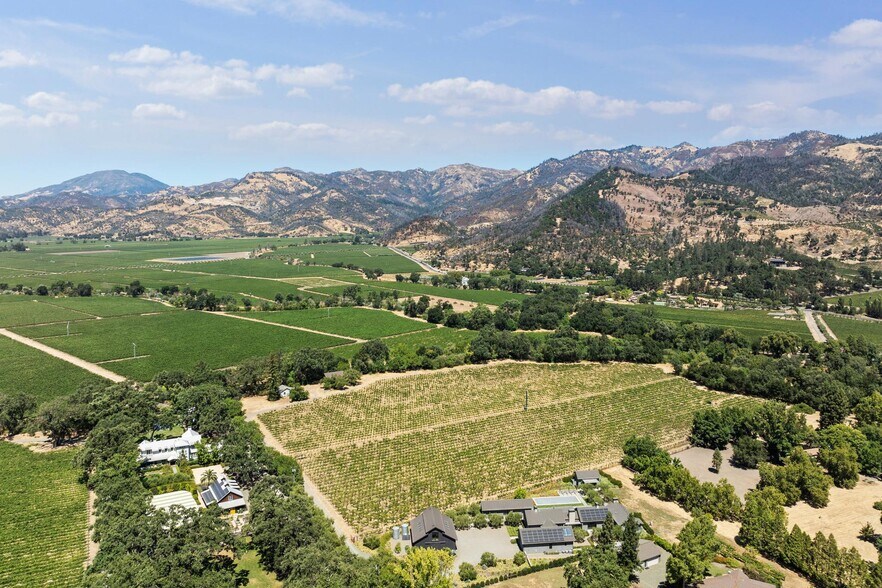 1090 Bale Ln, Calistoga, CA à vendre - Photo de l’immeuble – Image 2 sur 12