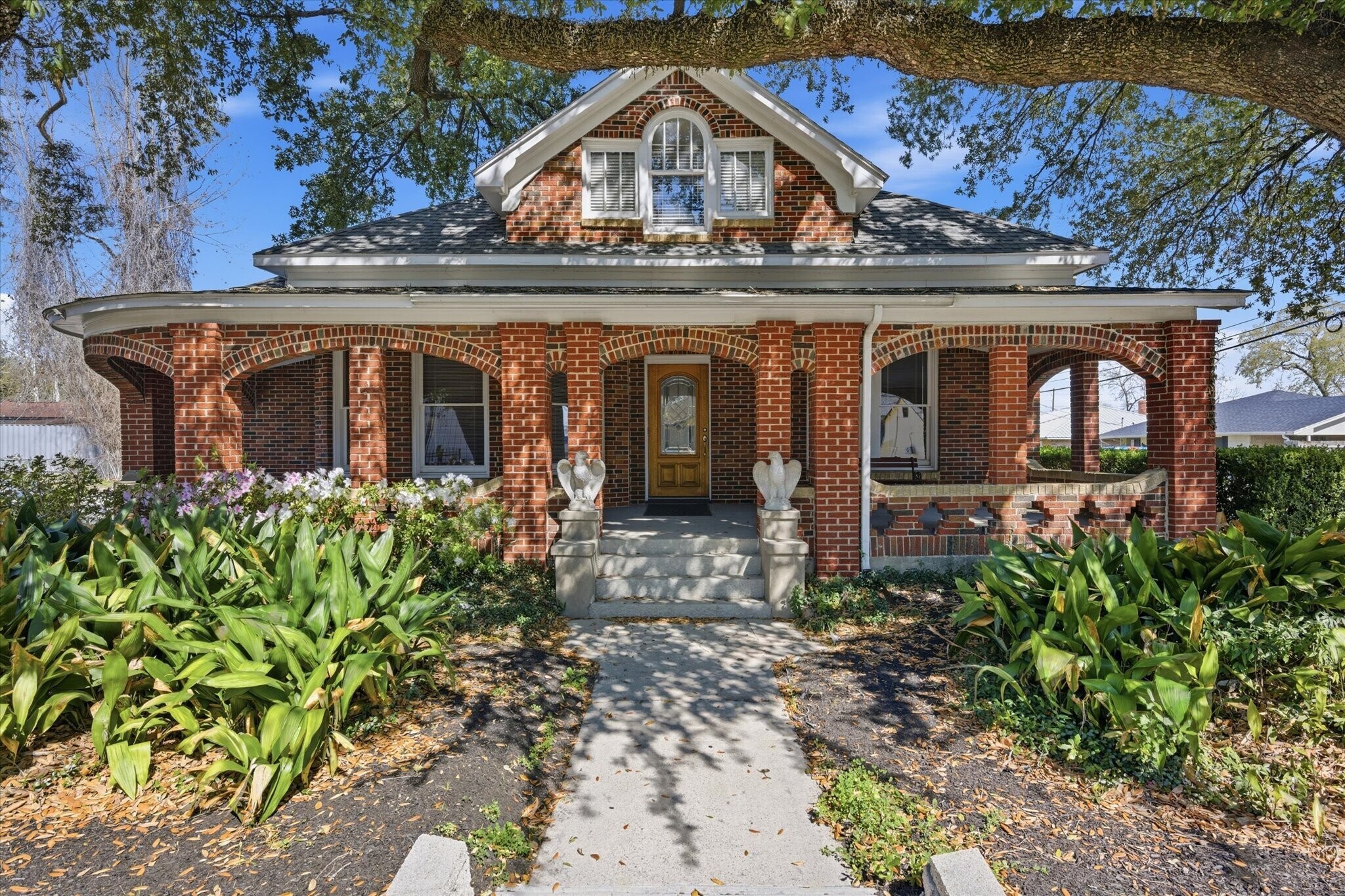 717 E 1st St, Humble, TX à vendre Photo principale– Image 1 sur 46