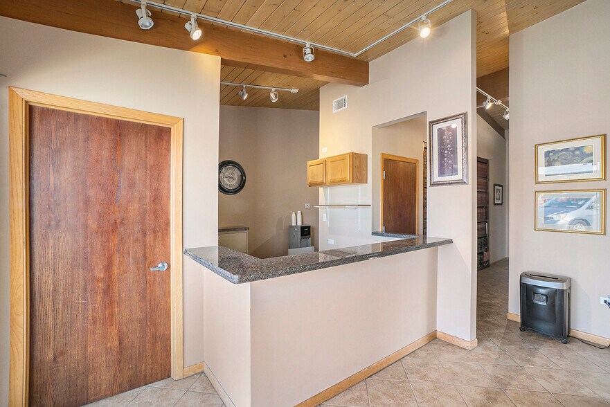 18511 Torrence, Lansing, IL à vendre - Photo de l’immeuble – Image 3 sur 26