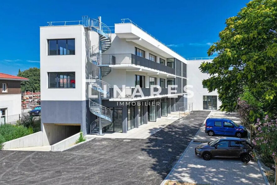 Bureau dans Aubagne à louer - Photo de l’immeuble – Image 1 sur 4