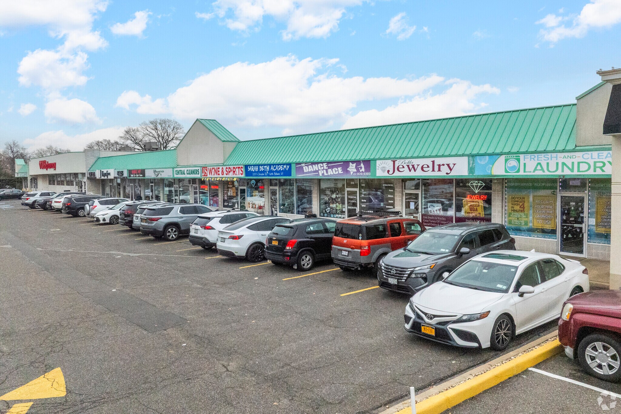 2026 N Jerusalem Rd, North Bellmore, NY à vendre Photo principale– Image 1 sur 7