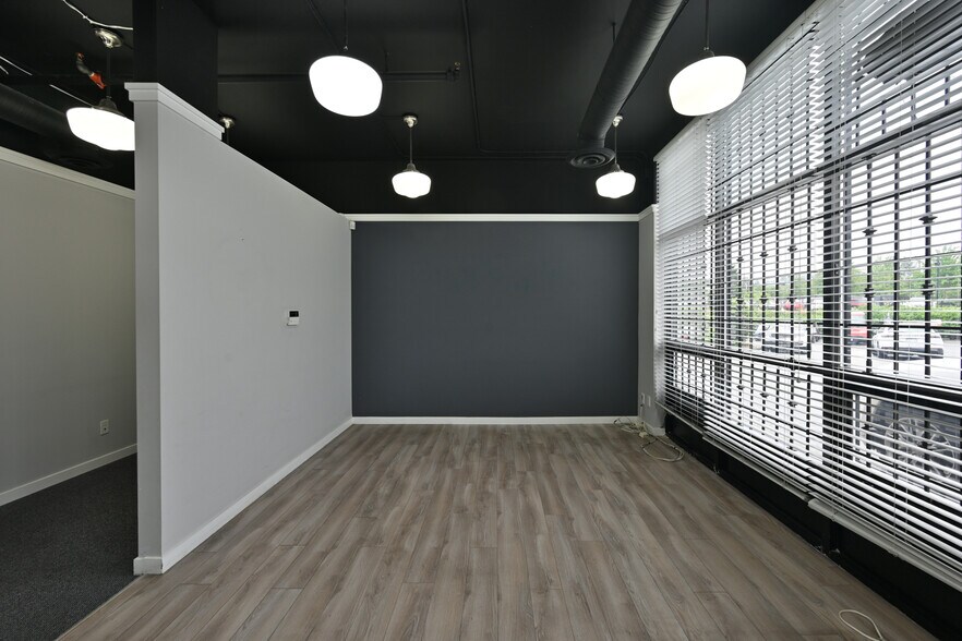 15272 Croydon Dr, Surrey, BC à vendre - Photo de l’immeuble – Image 2 sur 11