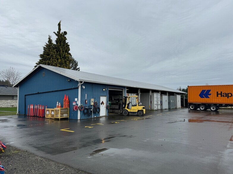 1124 Valley Ave NW, Puyallup, WA à louer - Photo de l’immeuble – Image 2 sur 10