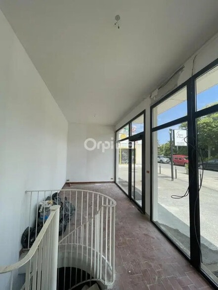 Local commercial dans Quiberon à louer - Photo de l’immeuble – Image 2 sur 3