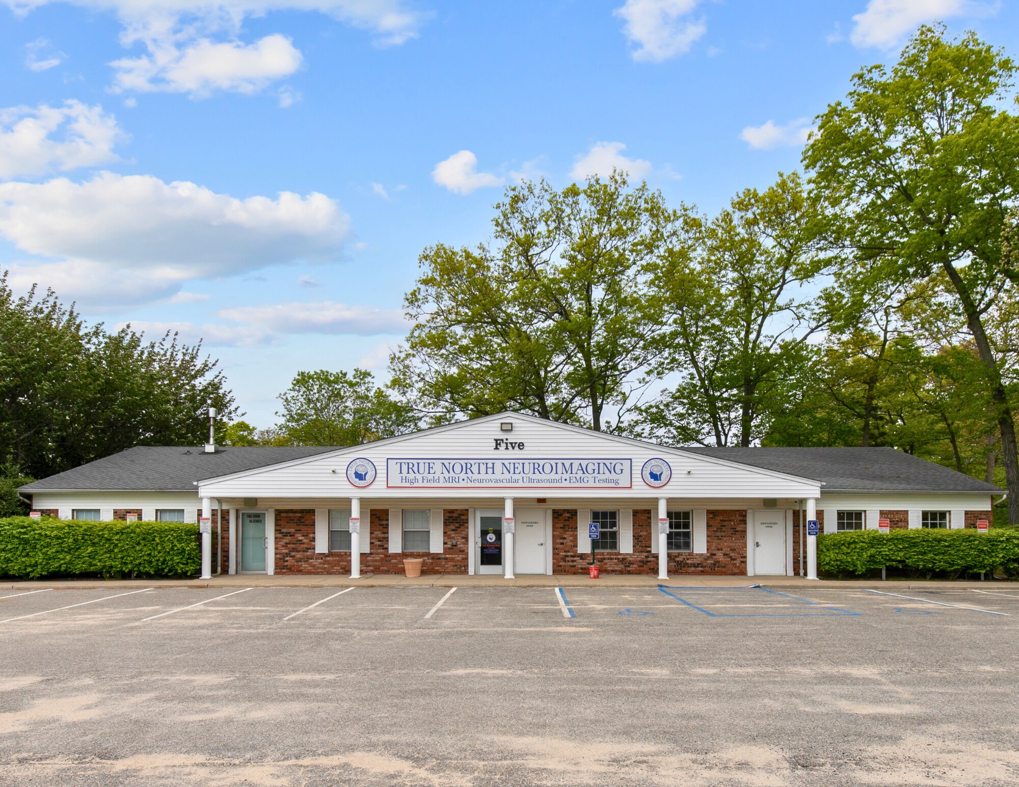 5 Medical Dr, Port Jefferson Station, NY à vendre Photo de l’immeuble– Image 1 sur 6