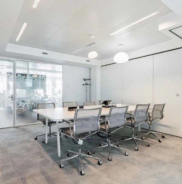 10 Boulevard De Grenelle, Paris à louer - Photo de l’immeuble – Image 2 sur 4