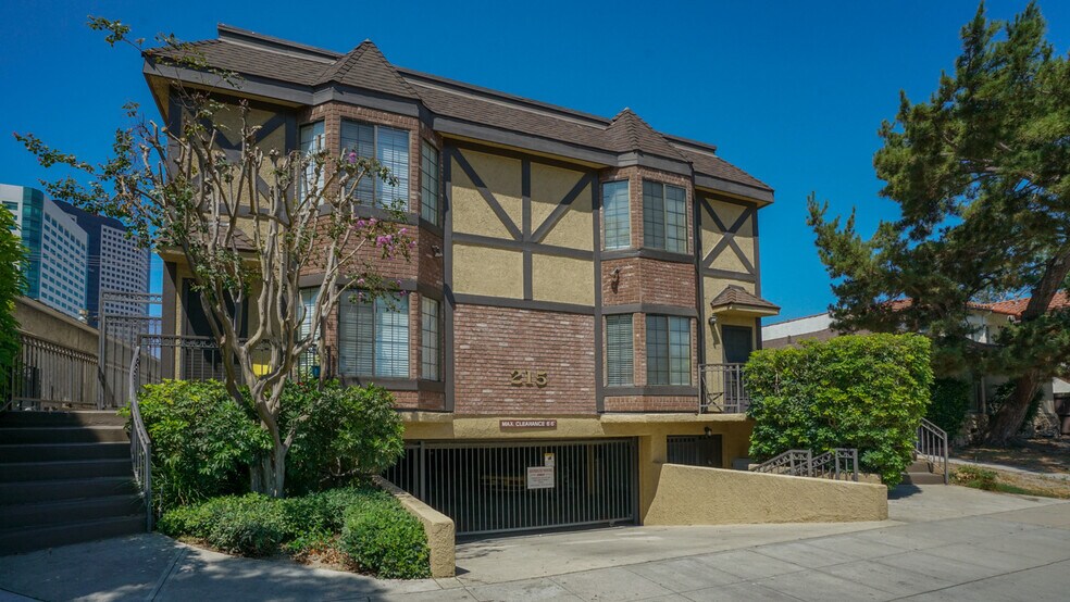 215 N Cordova St, Burbank, CA à vendre - Photo de l’immeuble – Image 3 sur 15