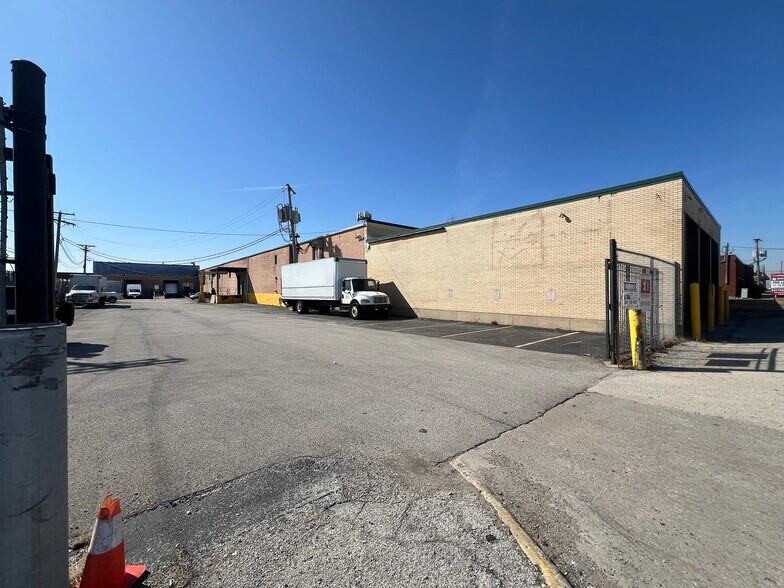 10433-10435 Seymour Ave, Franklin Park, IL à louer - Photo de l’immeuble – Image 3 sur 8