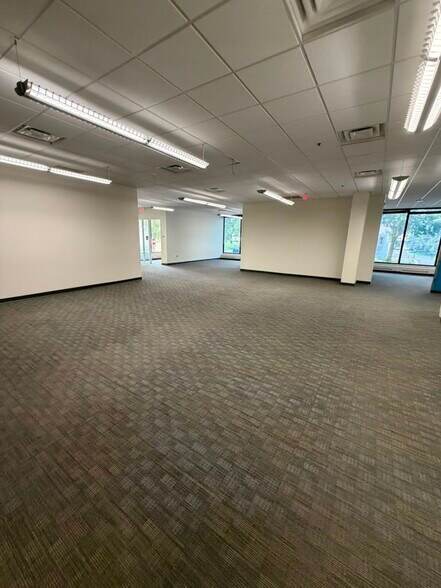 1011 1st St S, Hopkins, MN à louer - Photo de l’immeuble – Image 3 sur 15