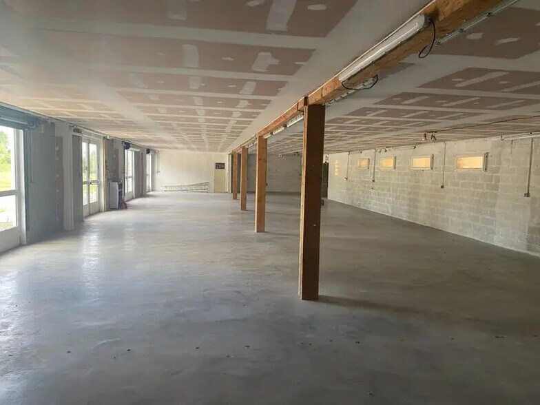 Local d'activités dans PONT-L'EVEQUE à vendre - Photo de l’immeuble – Image 1 sur 6