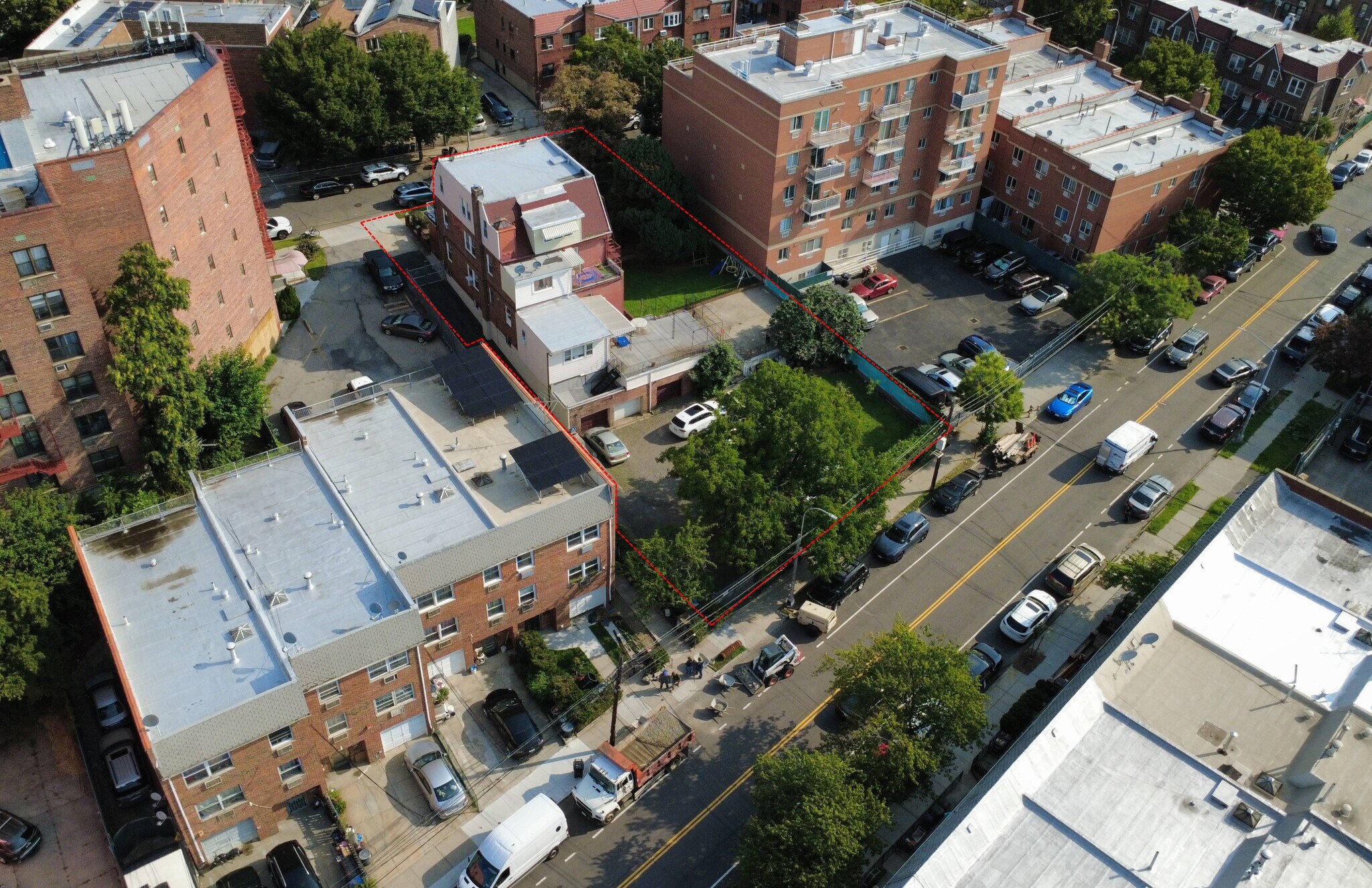 7814 46th Ave, Elmhurst, NY à vendre Photo principale– Image 1 sur 5