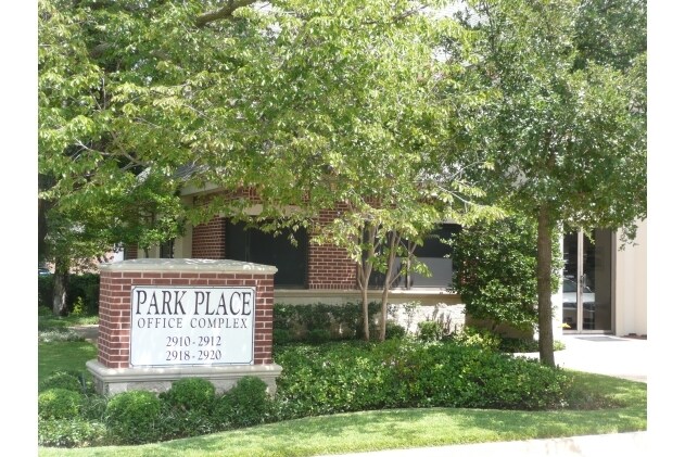 2912 W Park Row, Arlington, TX à louer - Photo de l’immeuble – Image 2 sur 7