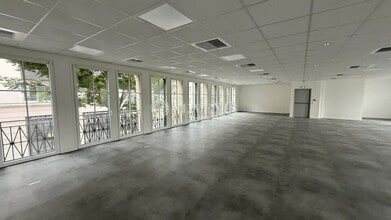 Bureau dans Chessy à louer Photo intérieure– Image 1 sur 10