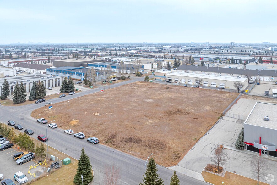 10804 180 St NW, Edmonton, AB à vendre - Photo principale – Image 1 sur 3