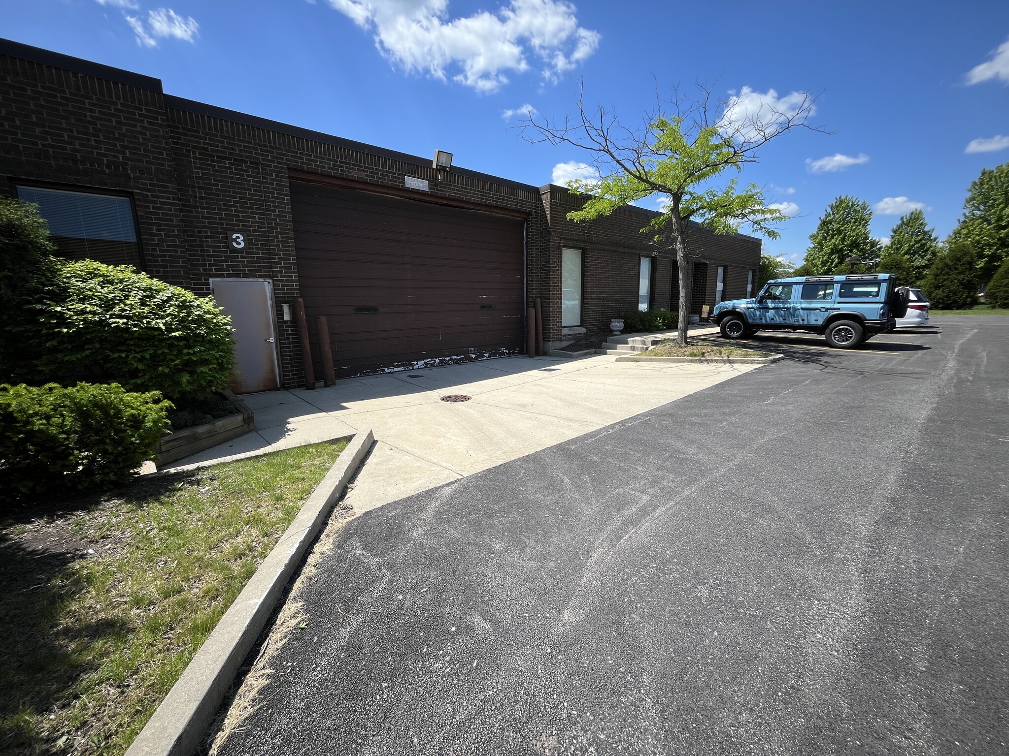 42 Sherwood Dr, Lake Bluff, IL à louer Photo de l’immeuble– Image 1 sur 8