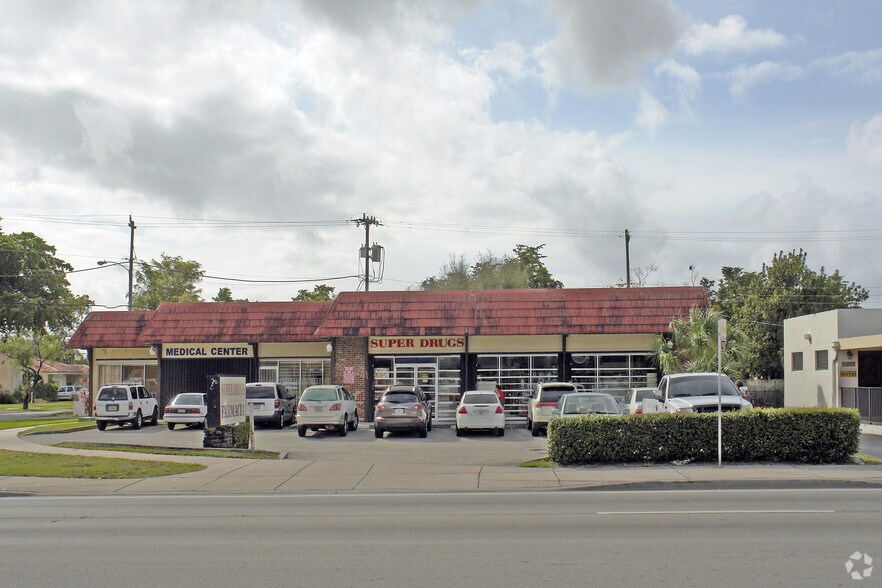 5500 SW 8th St, Coral Gables, FL à louer - Photo de l’immeuble – Image 3 sur 3