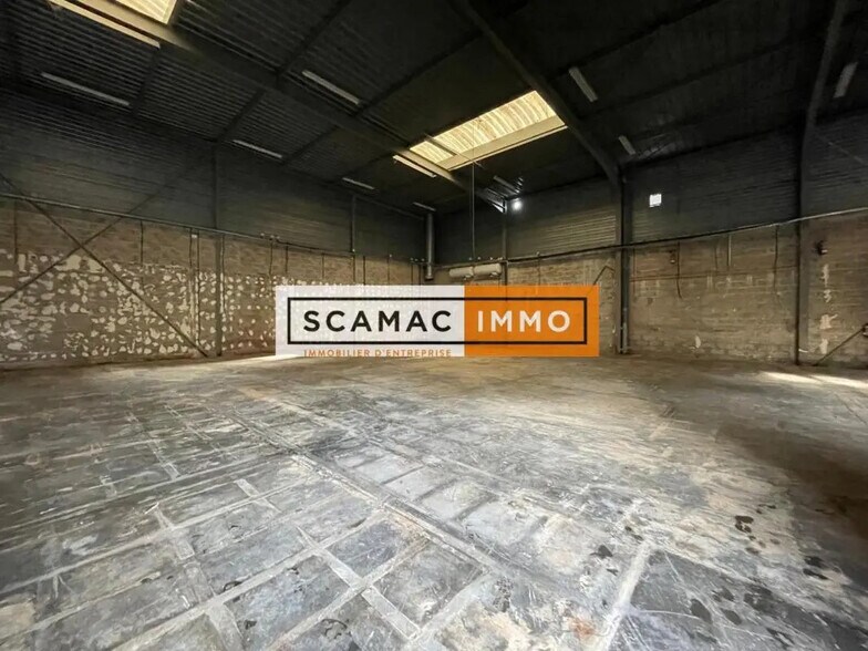 Industriel/Logistique dans Châtillon à louer - Photo de l’immeuble – Image 3 sur 4