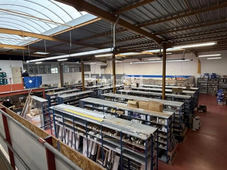 Local d’activités dans Lyon à louer - Photo intérieure – Image 3 sur 12