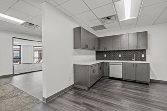 4745 N 7th St, Phoenix, AZ à louer Photo intérieure– Image 2 sur 5