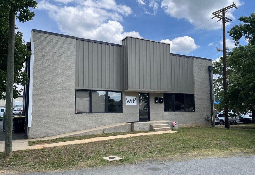 540 W 32nd St, Charlotte, NC à louer - Photo de l’immeuble – Image 1 sur 7