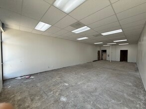 14417 Roscoe Blvd, Van Nuys, CA à louer Photo intérieure– Image 2 sur 5