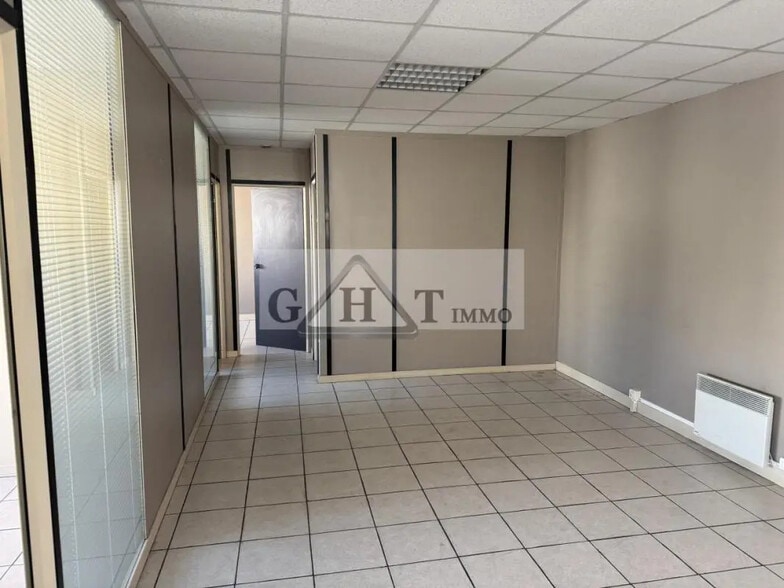 Bureau dans Champigny-sur-Marne à louer - Photo de l’immeuble – Image 3 sur 3